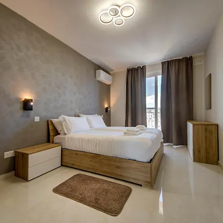 Beautiful 2br With Views Near Apartment *