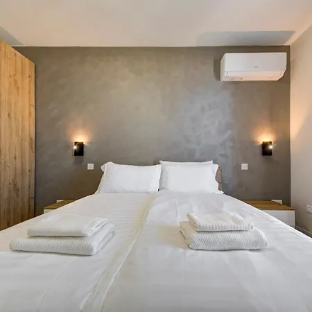 Beautiful 2br With Views Near Apartment