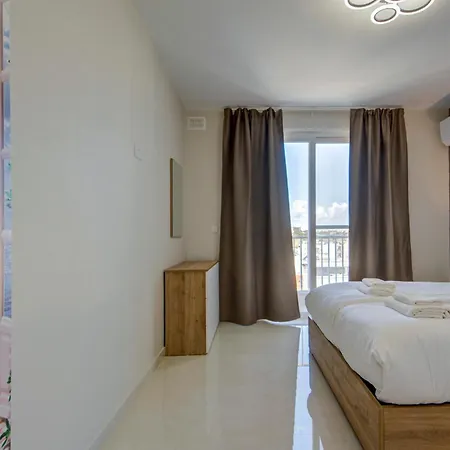 Apartment Beautiful 2br With Views Near Pembroke