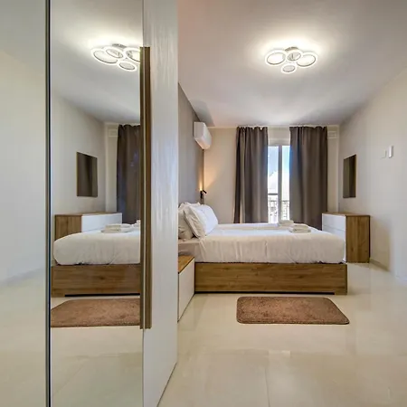 Beautiful 2br With Views Near Apartment *