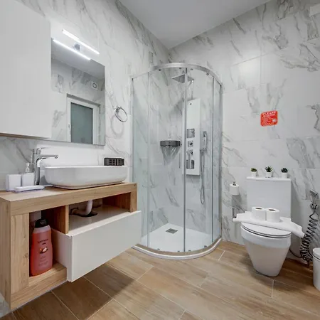 Beautiful 2br With Views Near * Pembroke