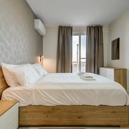 Beautiful 2br With Views Near