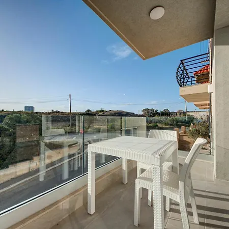 Beautiful 2br With Views Near