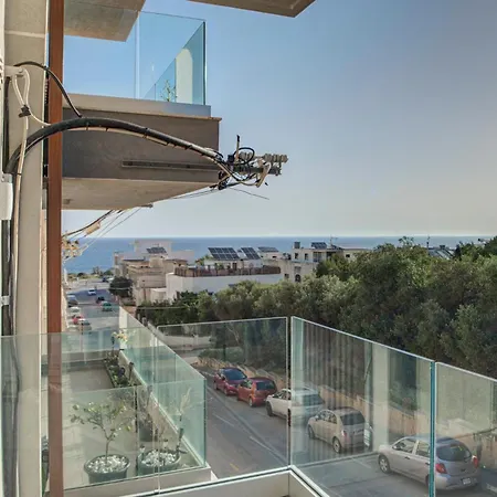 Apartment Beautiful 2br With Views Near *