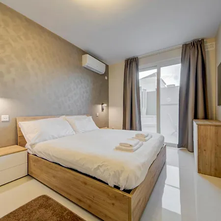 Apartment Beautiful 2br With Views Near Pembroke